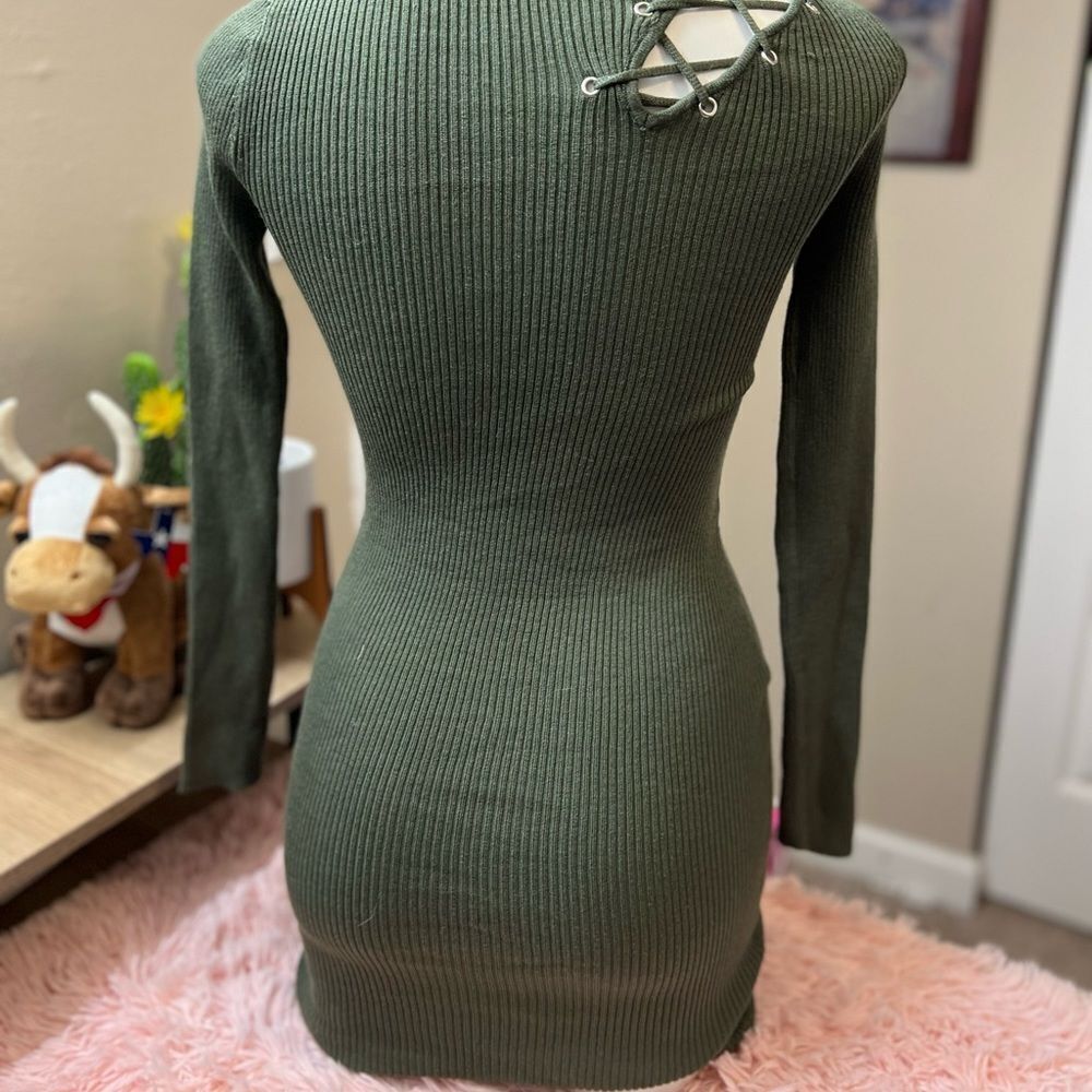 Green dress - Picture 6 of 7